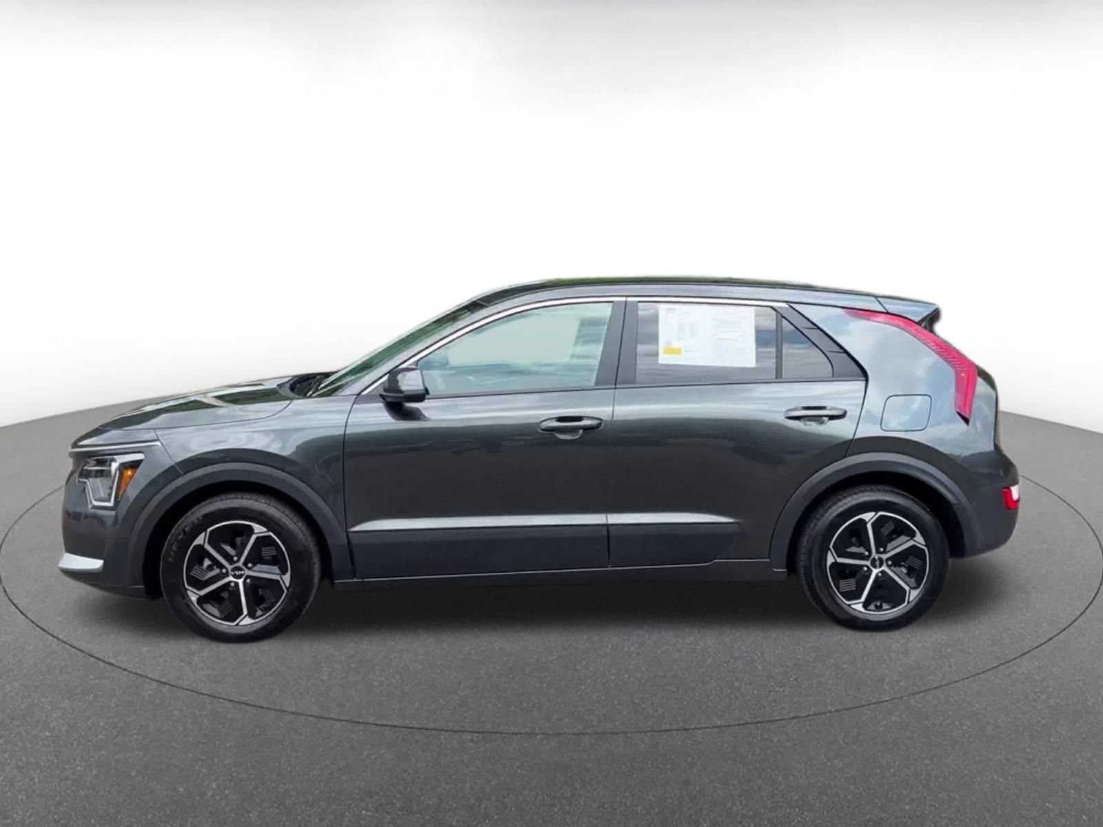 Used 2026 Kia Niro LX FWD image 9