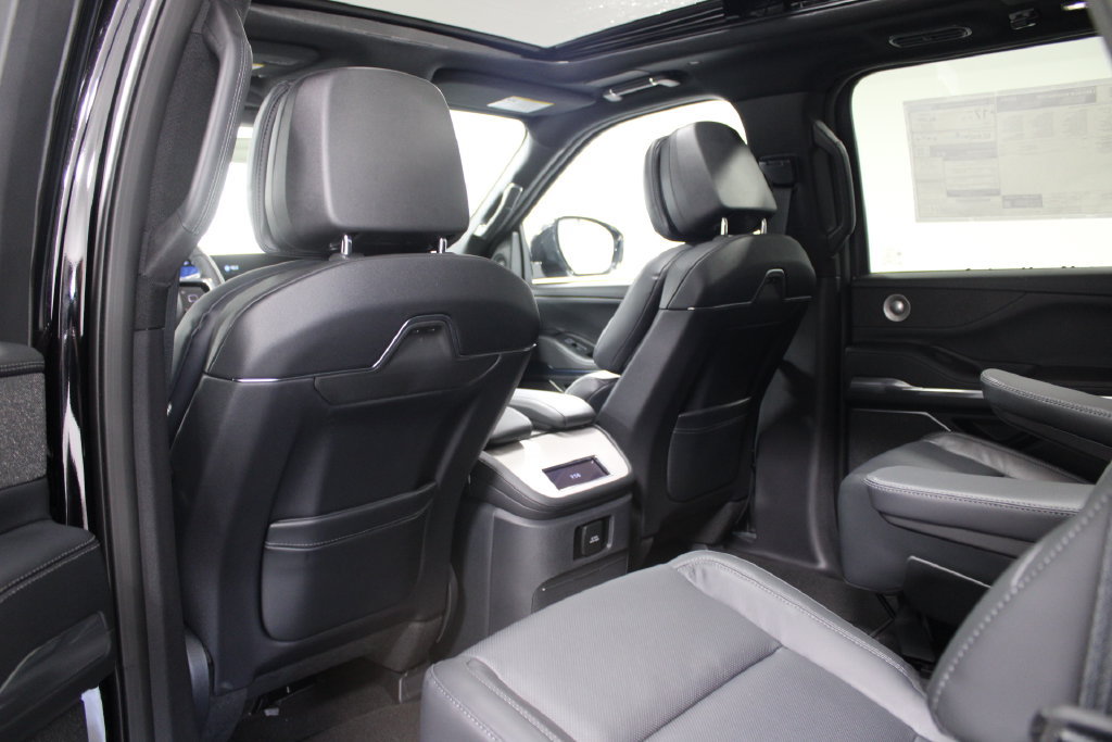 New 2026 Lincoln Navigator L Reserve w/ Jet Appearance Package AWD/4WD image 29