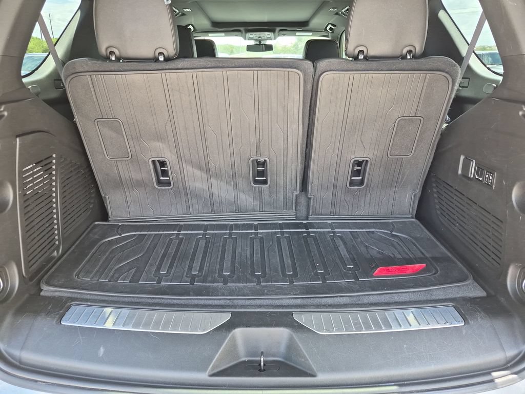 Used 2022 GMC Yukon AT4 w/ Technology Package AWD/4WD image 44