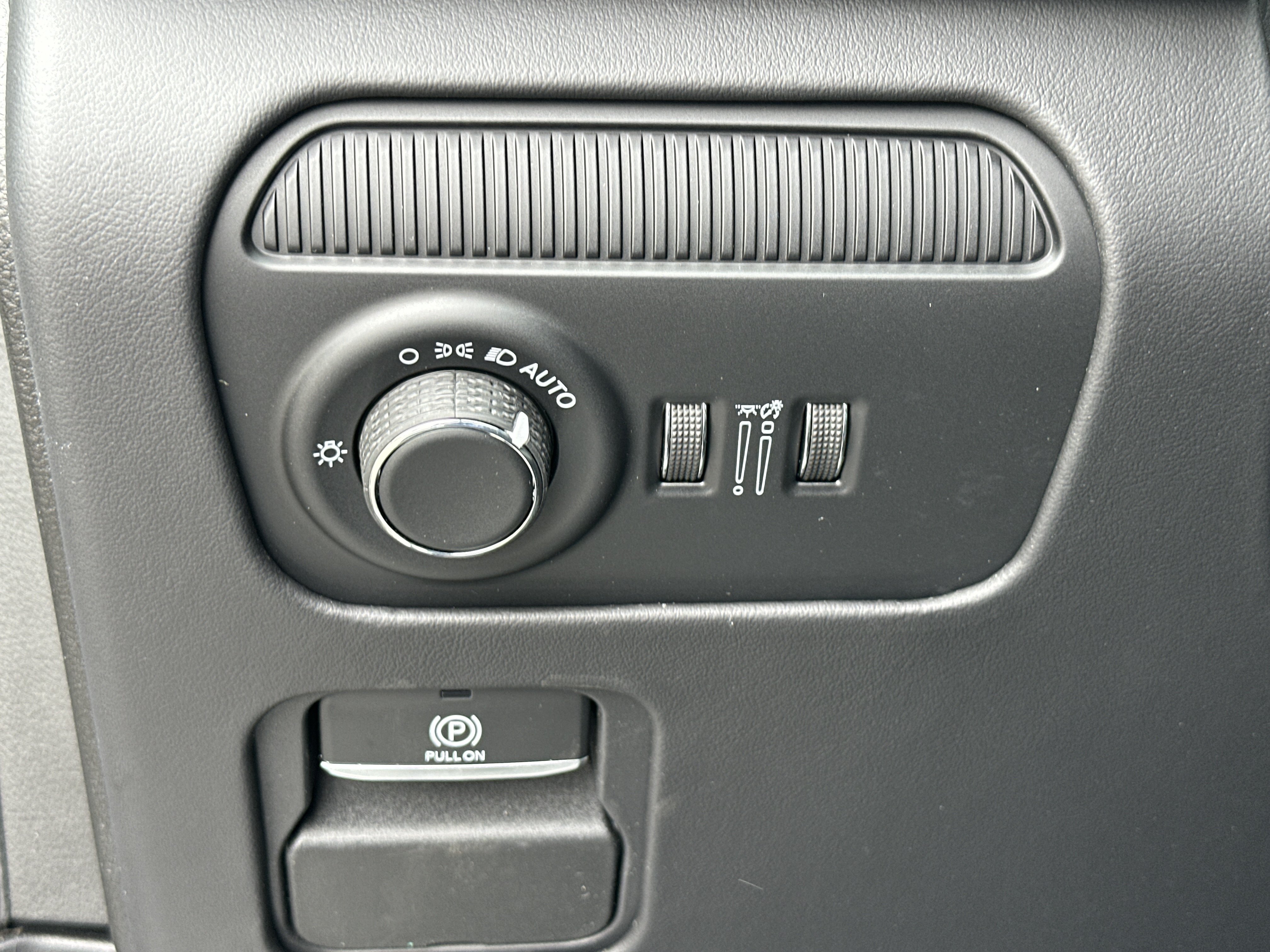 New 2026 Jeep Grand Wagoneer L Summit AWD/4WD image 14