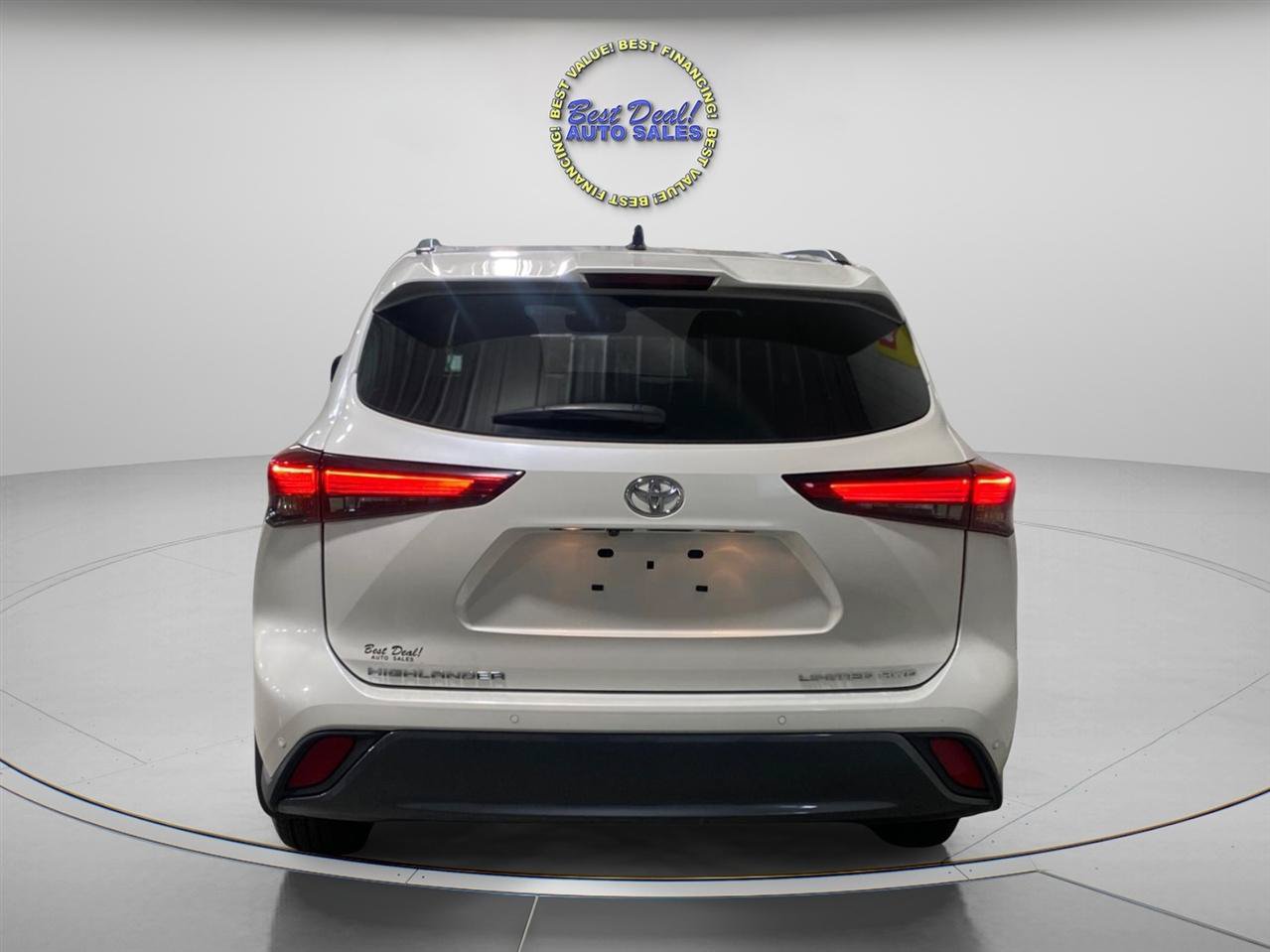 Used 2021 Toyota Highlander Limited AWD/4WD image 4