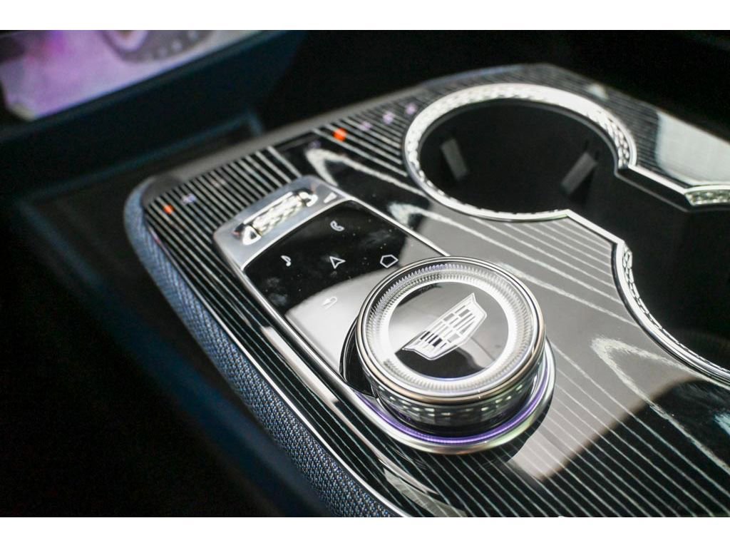 New 2026 Cadillac Optiq Luxury 2 image 29