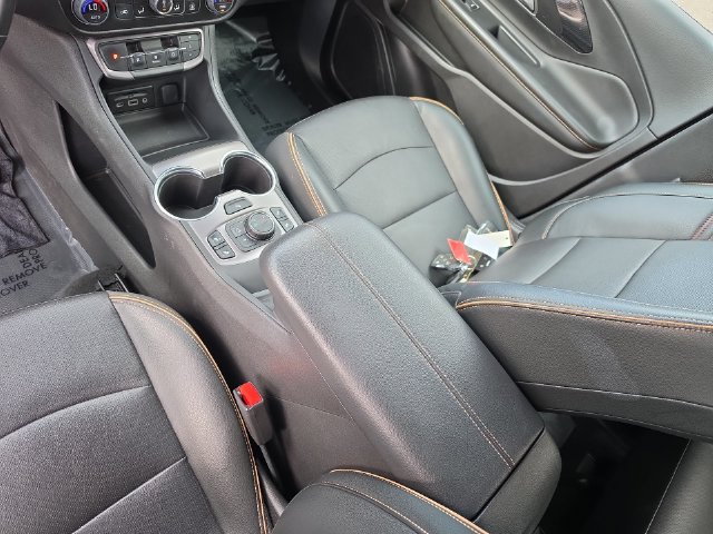 Used 2024 GMC Terrain AT4 w/ Tech Package AWD/4WD image 27