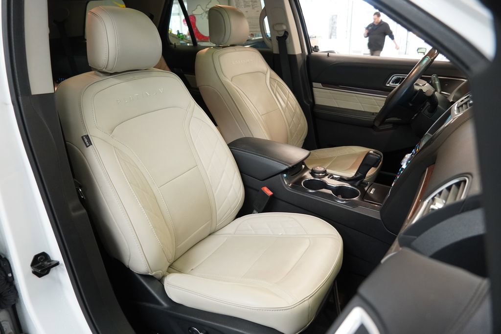 Used 2017 Ford Explorer Platinum image 34