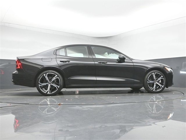 Used 2024 Volvo S60 B5 Ultimate image 42