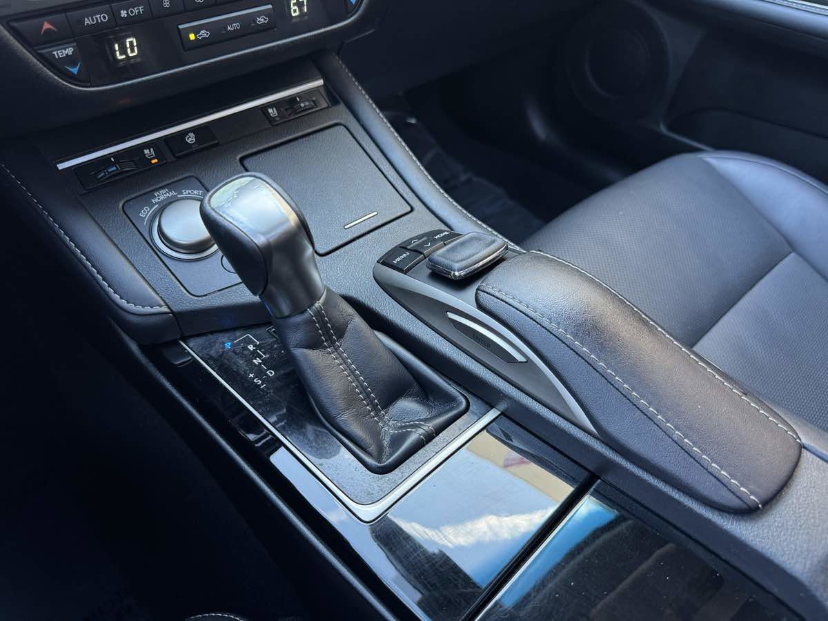 Used 2016 Lexus ES 350 image 17