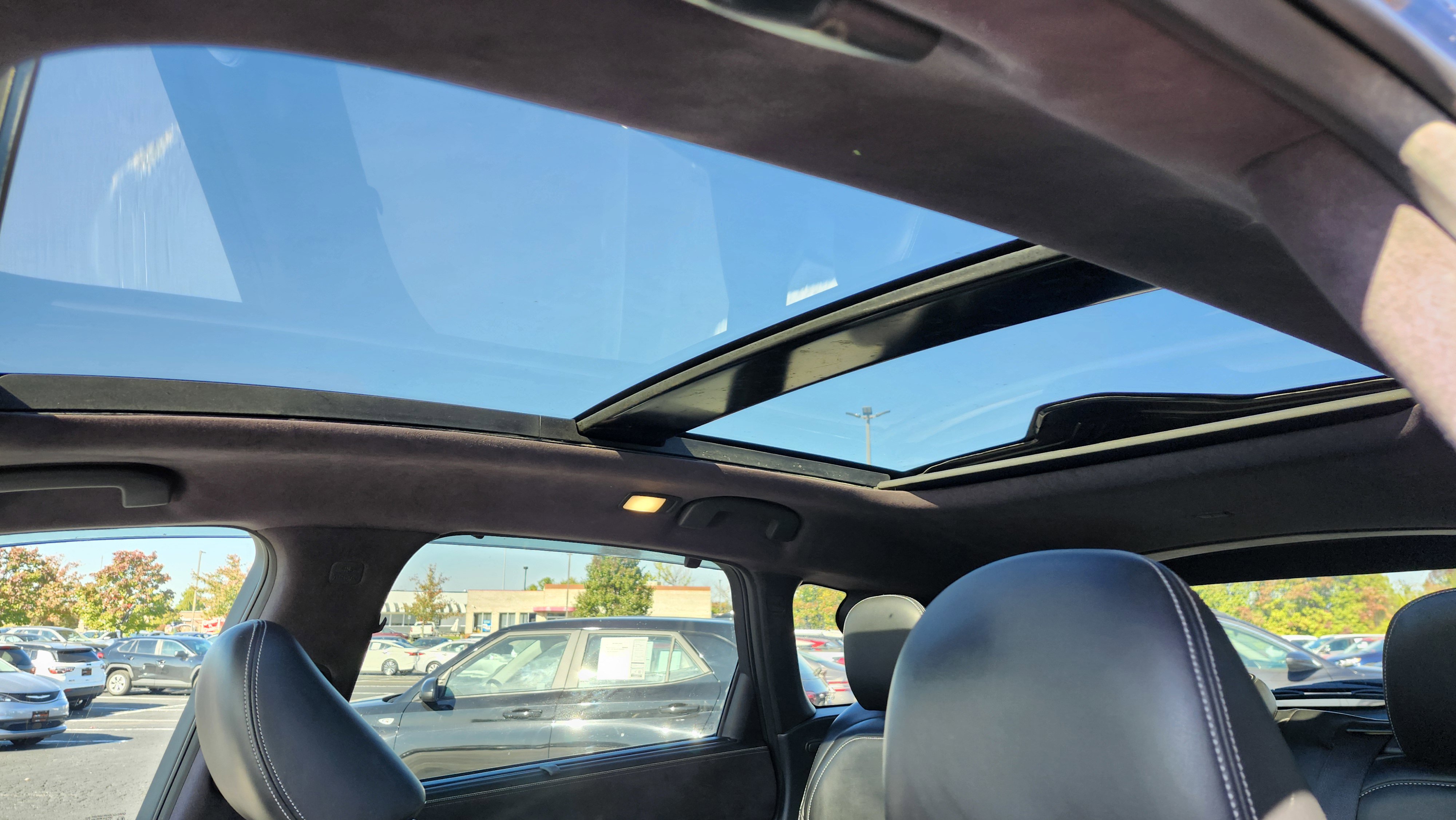 Used 2019 INFINITI QX50 Essential image 23