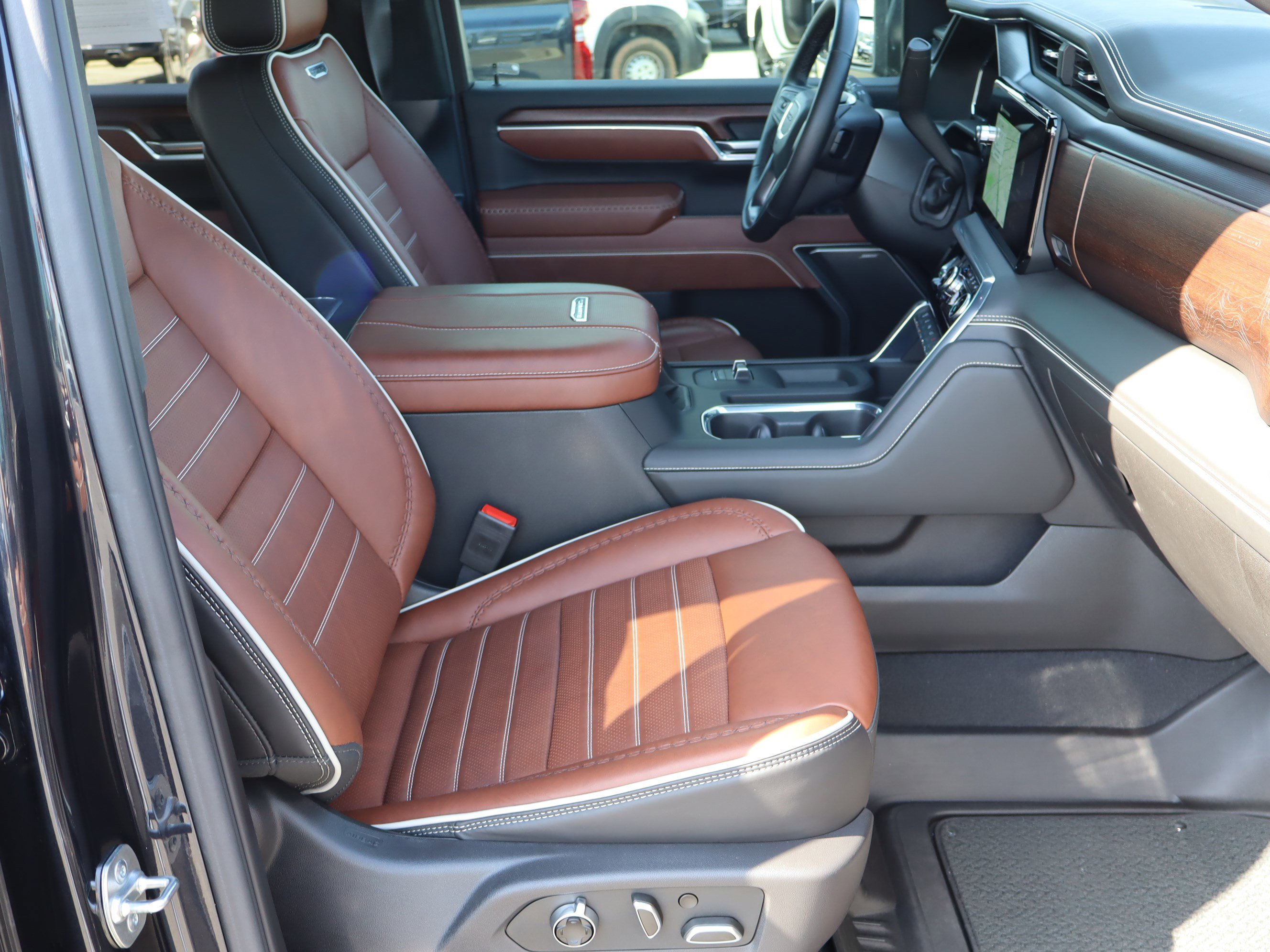 Used 2025 GMC Sierra 2500 Denali Ultimate w/ Max Trailering Package image 41