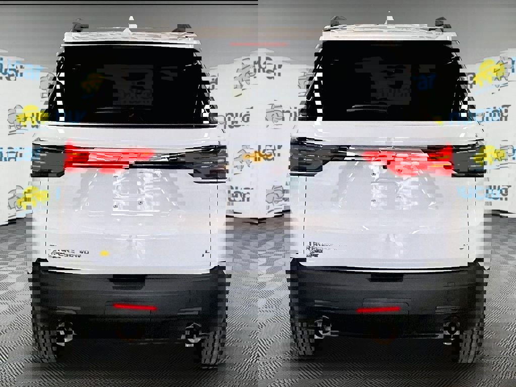 Used 2023 Chevrolet Traverse LT AWD/4WD image 5