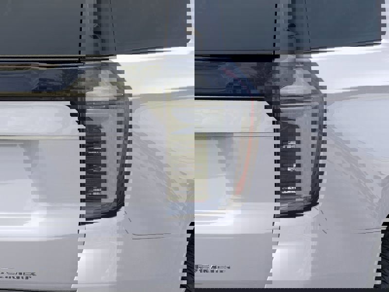 New 2025 Chevrolet Suburban Premier image 45