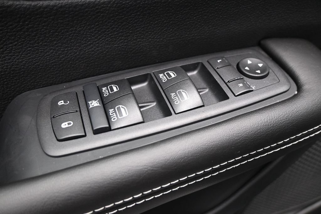 New 2027 Chrysler Pacifica Select FWD image 11