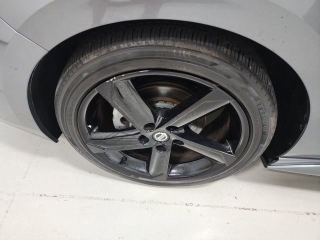 Used 2023 Nissan Sentra SR w/ Midnight Edition Package FWD image 37