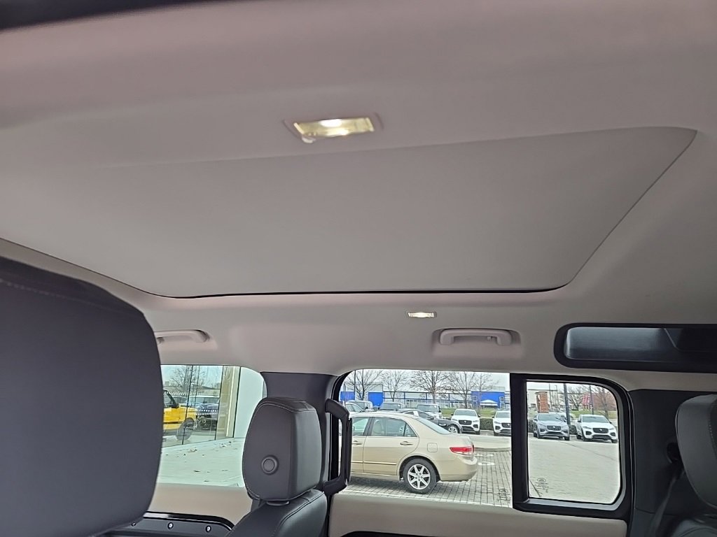 Used 2024 Land Rover Defender 110 X-Dynamic SE image 14