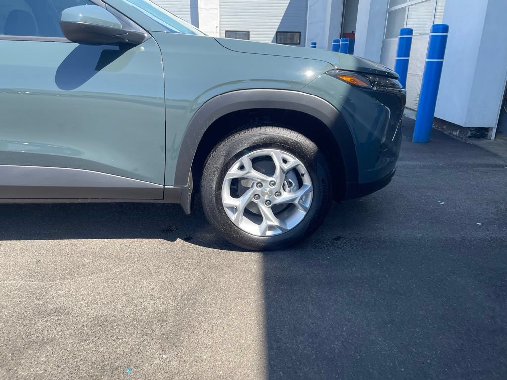 New 2026 Chevrolet Trax LS w/ LS Convenience Package FWD image 12
