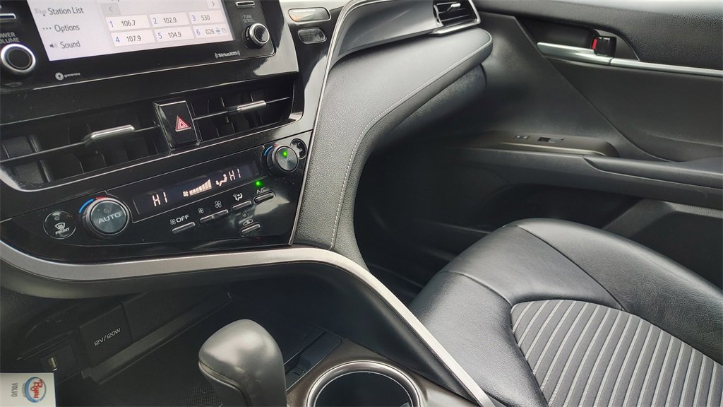 Used 2023 Toyota Camry SE image 25