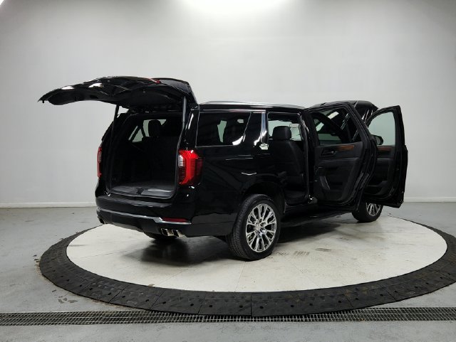 Used 2025 GMC Yukon Denali AWD/4WD image 16