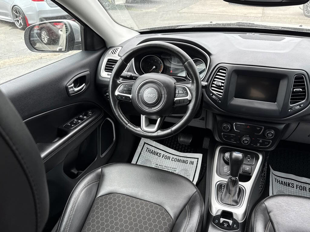 Used 2020 Jeep Compass Latitude w/ Cold Weather Group image 17