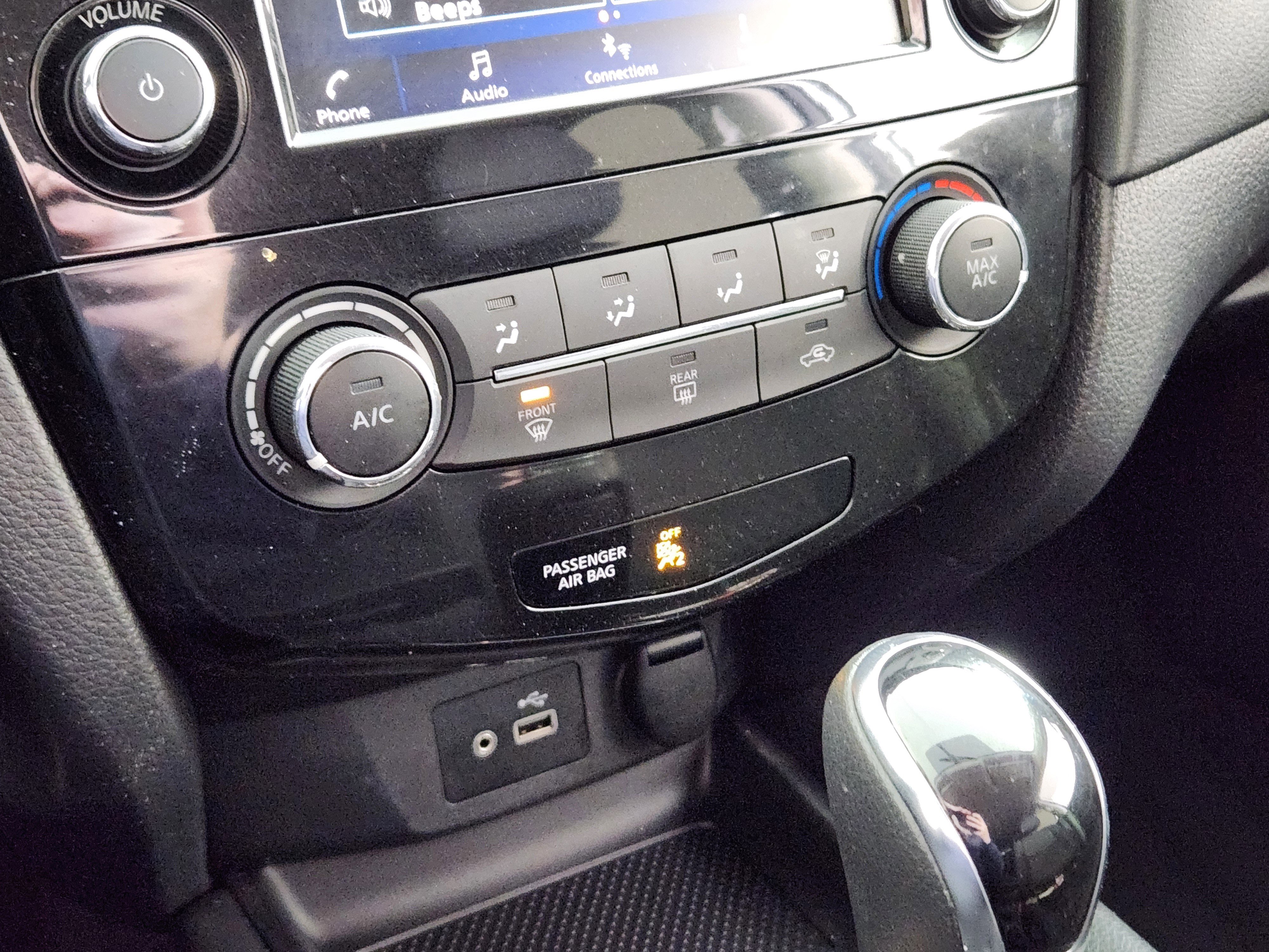 Used 2018 Nissan Rogue S image 24