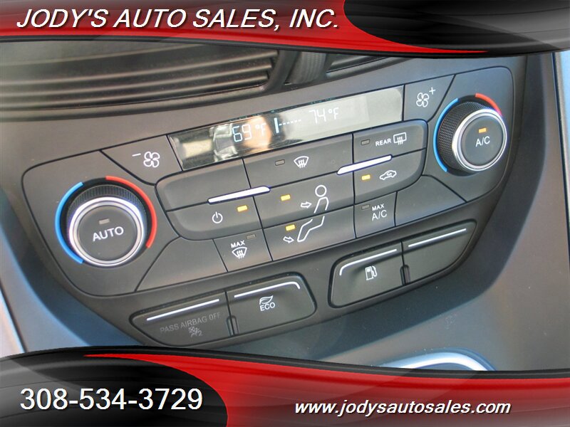 Used 2017 Ford C-MAX SE FWD image 22