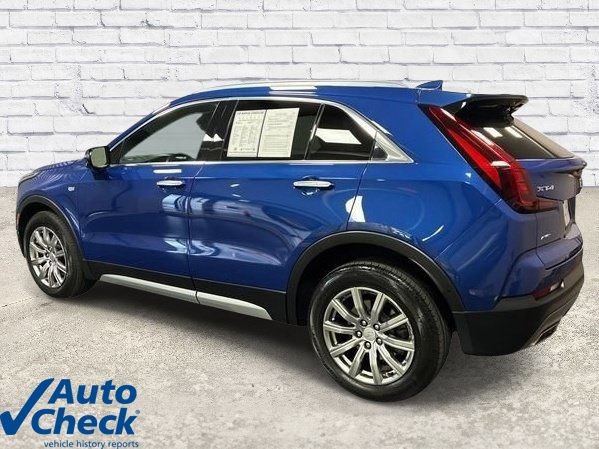 Used 2022 Cadillac XT4 Premium Luxury w/ Technology Package AWD/4WD image 3