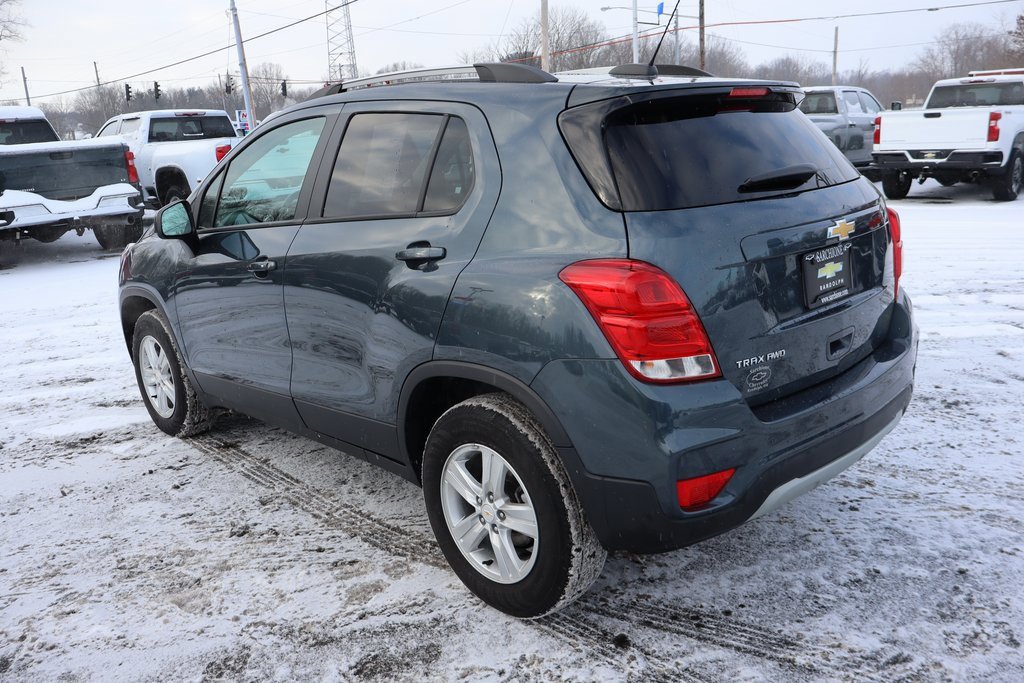 Used 2022 Chevrolet Trax LT w/ LT Convenience Package image 3
