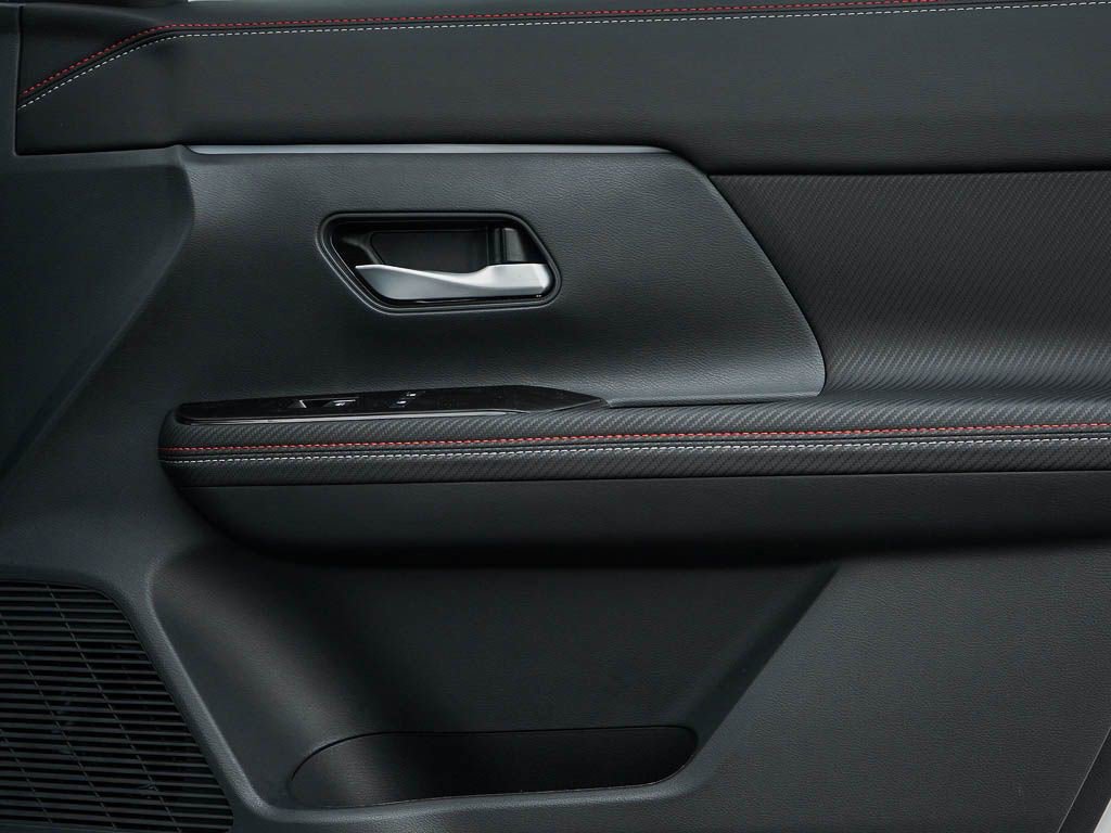 New 2026 Nissan Kicks SR w/ Cold Weather Package image 9