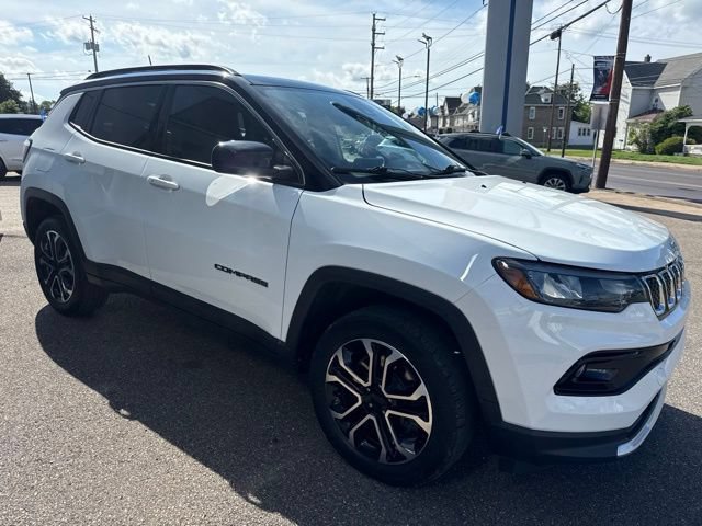 Used 2023 Jeep Compass Limited w/ Sun and Sound Group AWD/4WD image 4