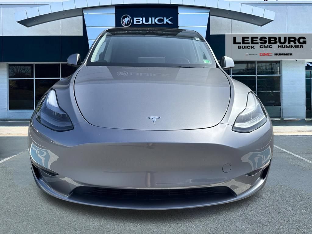 Used 2024 Tesla Model Y Long Range AWD/4WD image 2