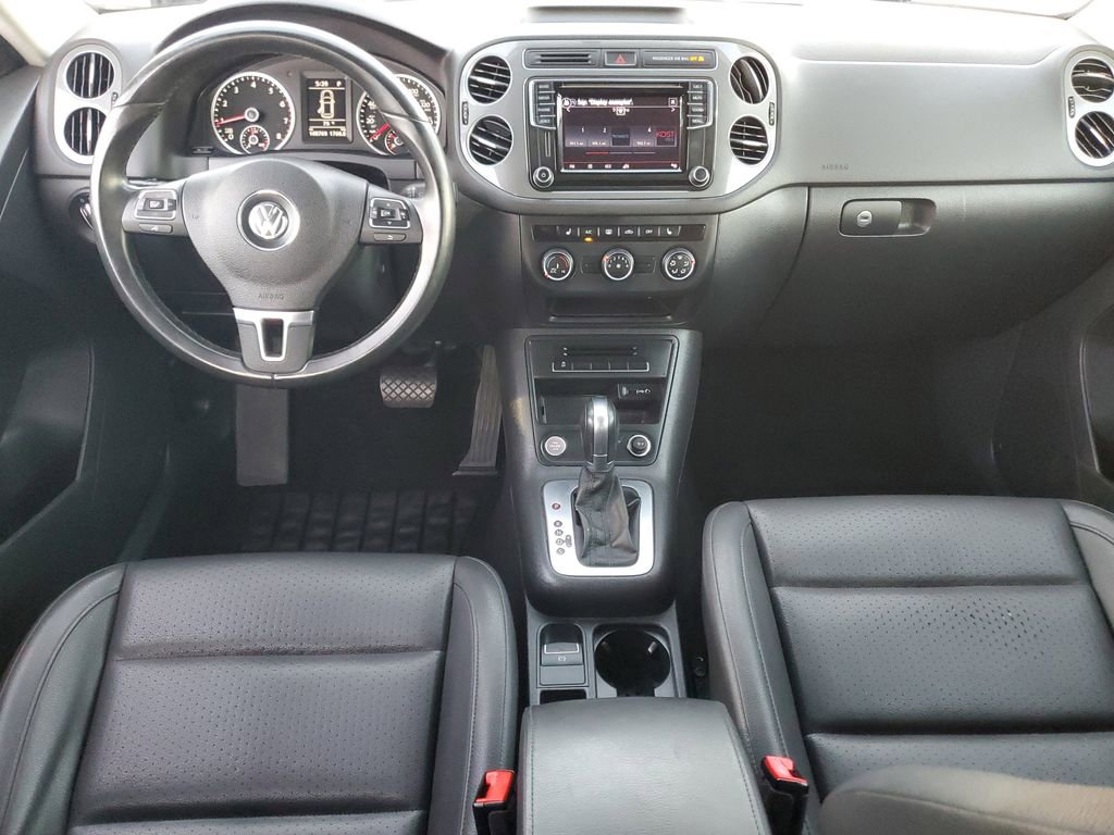 Used 2017 Volkswagen Tiguan S image 10