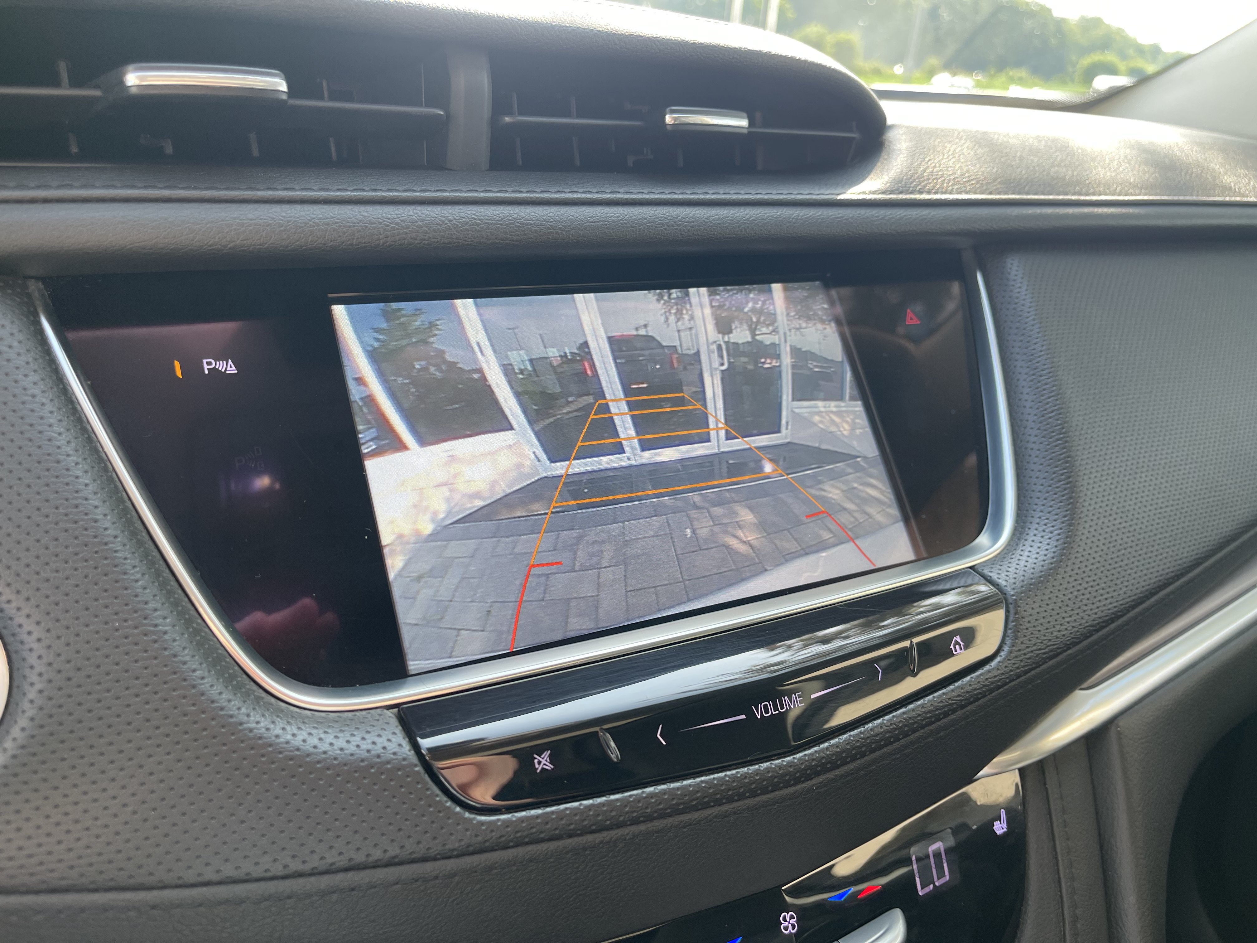 Used 2017 Cadillac XT5 Luxury w/ Driver Awareness Package AWD/4WD image 17
