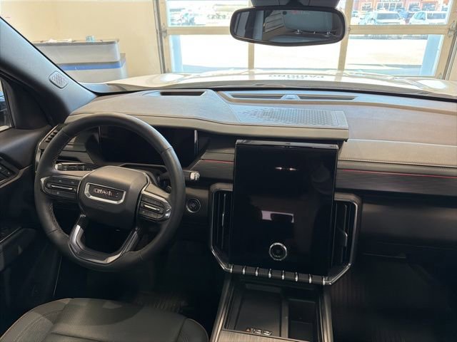 Used 2025 GMC Acadia AT4 w/ Luxury Package image 26