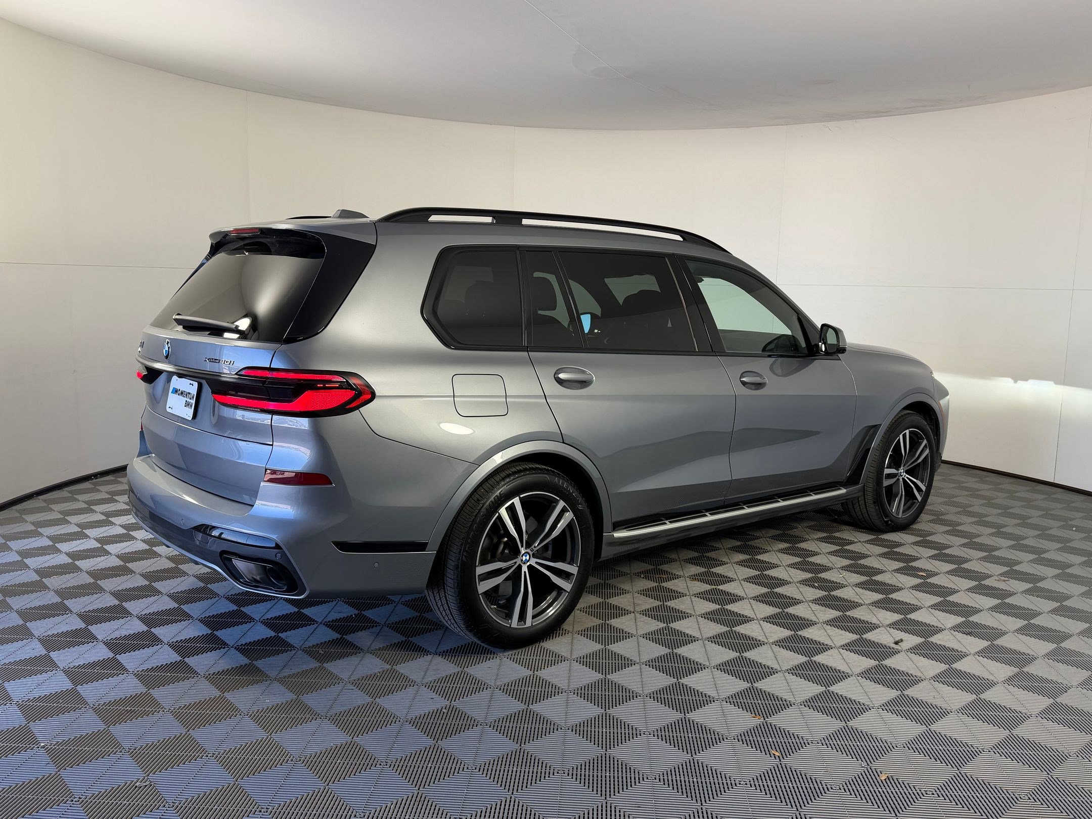 Used 2026 BMW X7 xDrive40i image 9