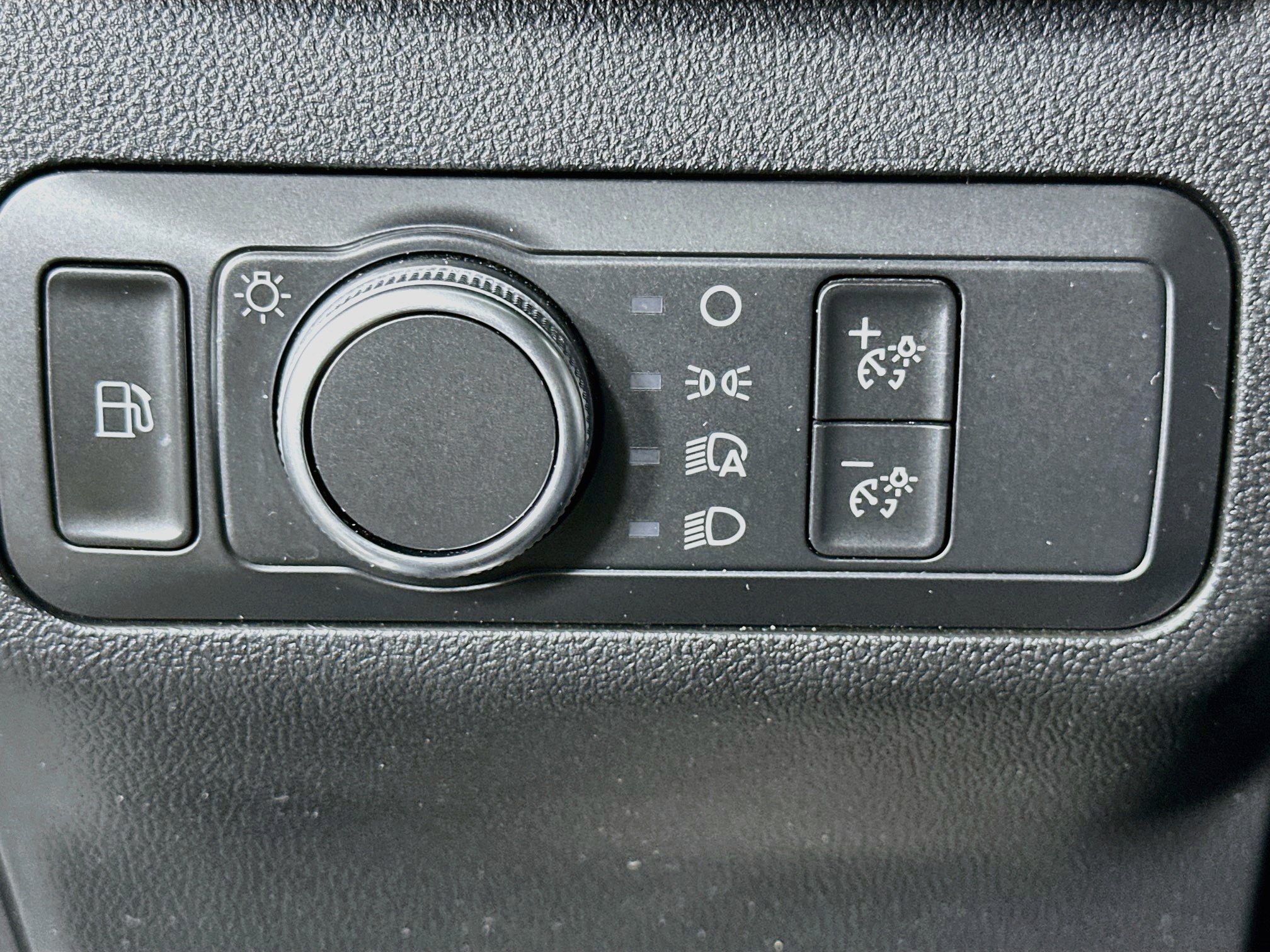 Used 2021 Ford Escape SE FWD image 17