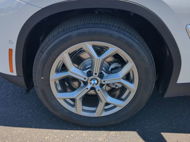 Used 2025 BMW X4 xDrive30i w/ Premium Package image 10