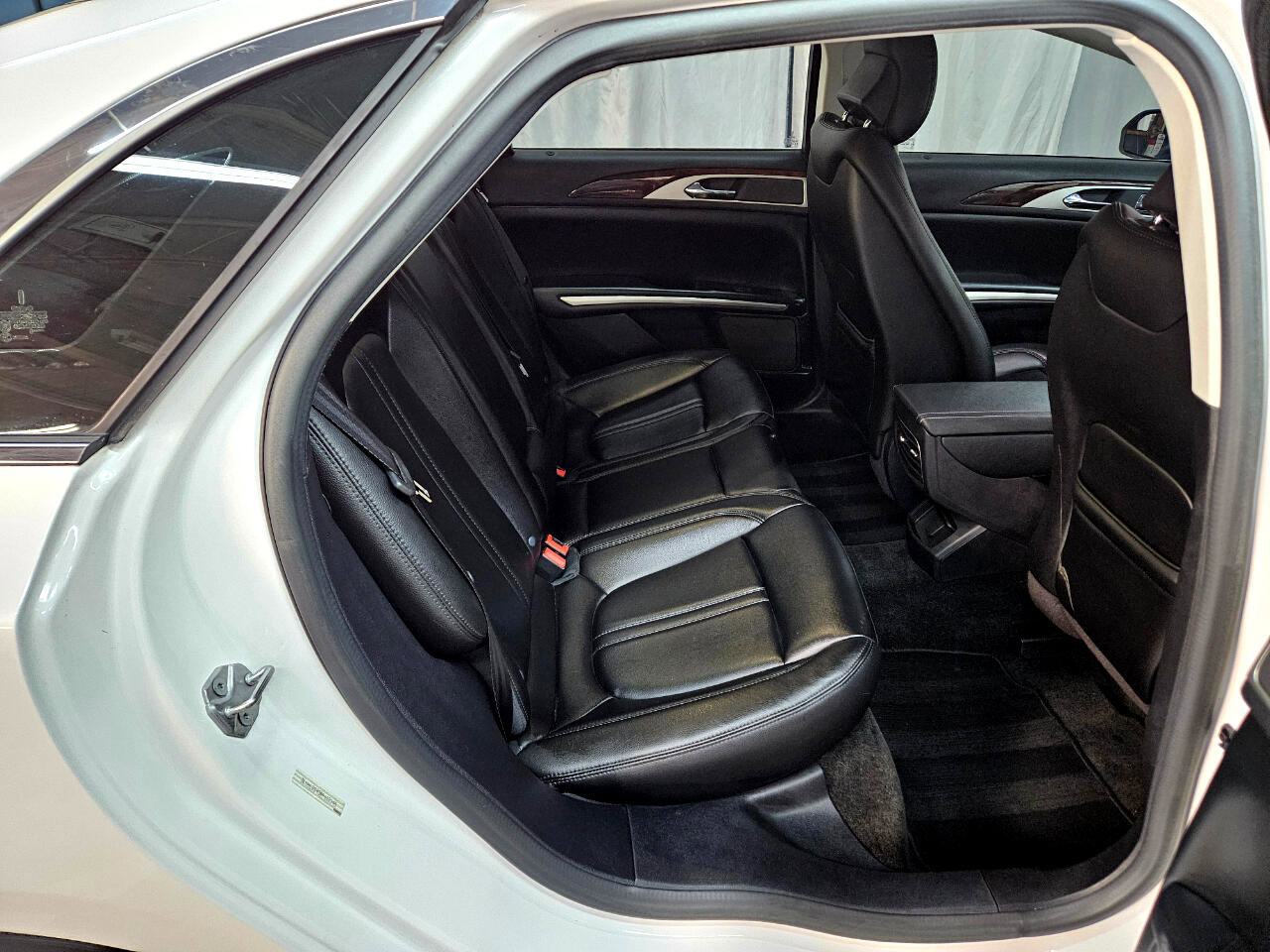 Used 2016 Lincoln MKZ image 17