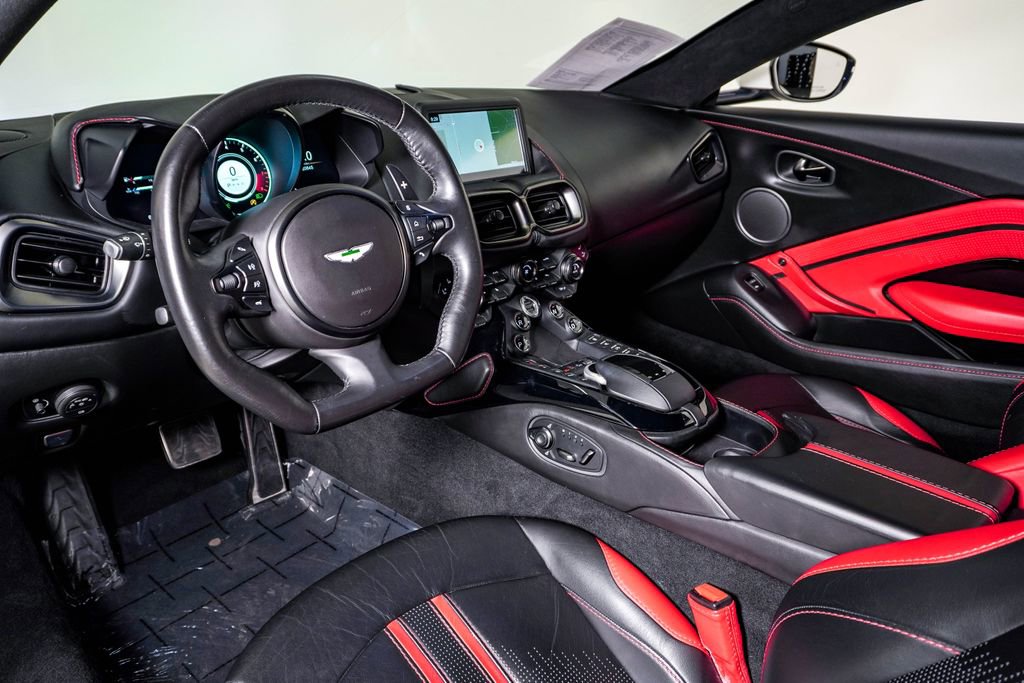 Used 2019 Aston Martin V8 Vantage Coupe image 12