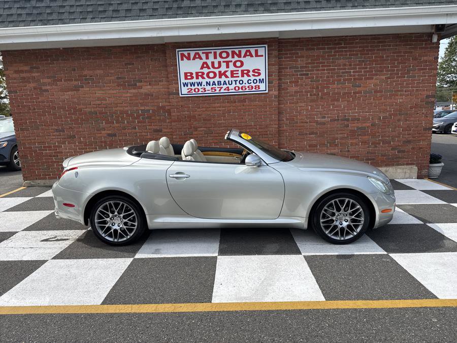 Used 2004 Lexus SC 430 Convertible image 2