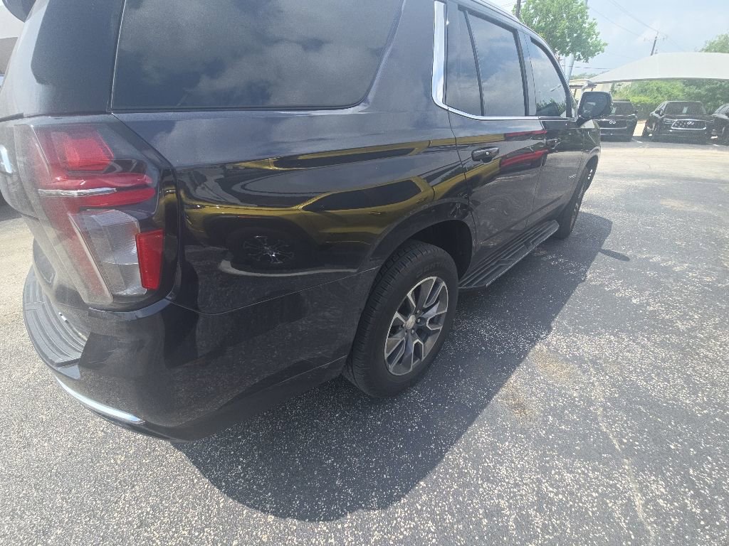 Used 2022 Chevrolet Tahoe LT w/ Luxury Package RWD image 4