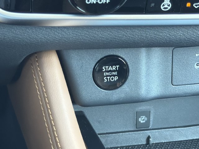 Certified 2026 Nissan Rogue Platinum AWD/4WD image 18