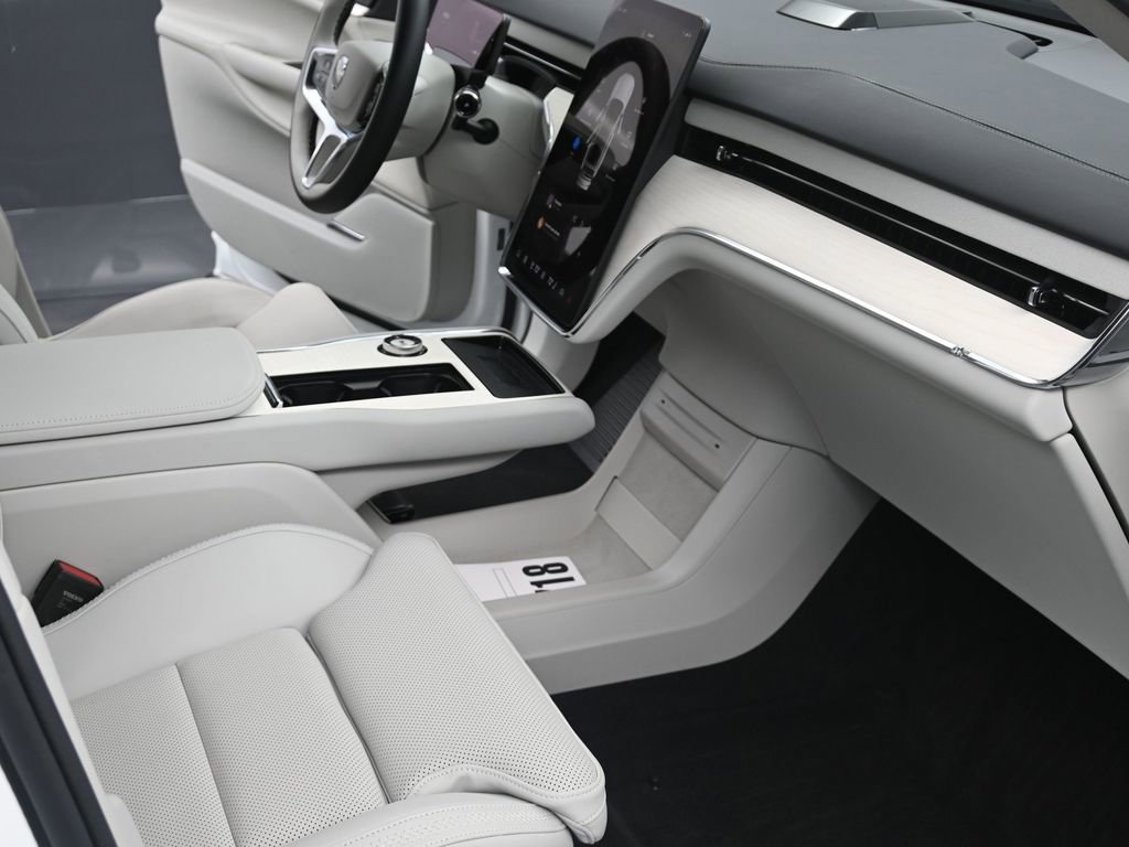 Used 2025 Volvo EX90 Plus image 18