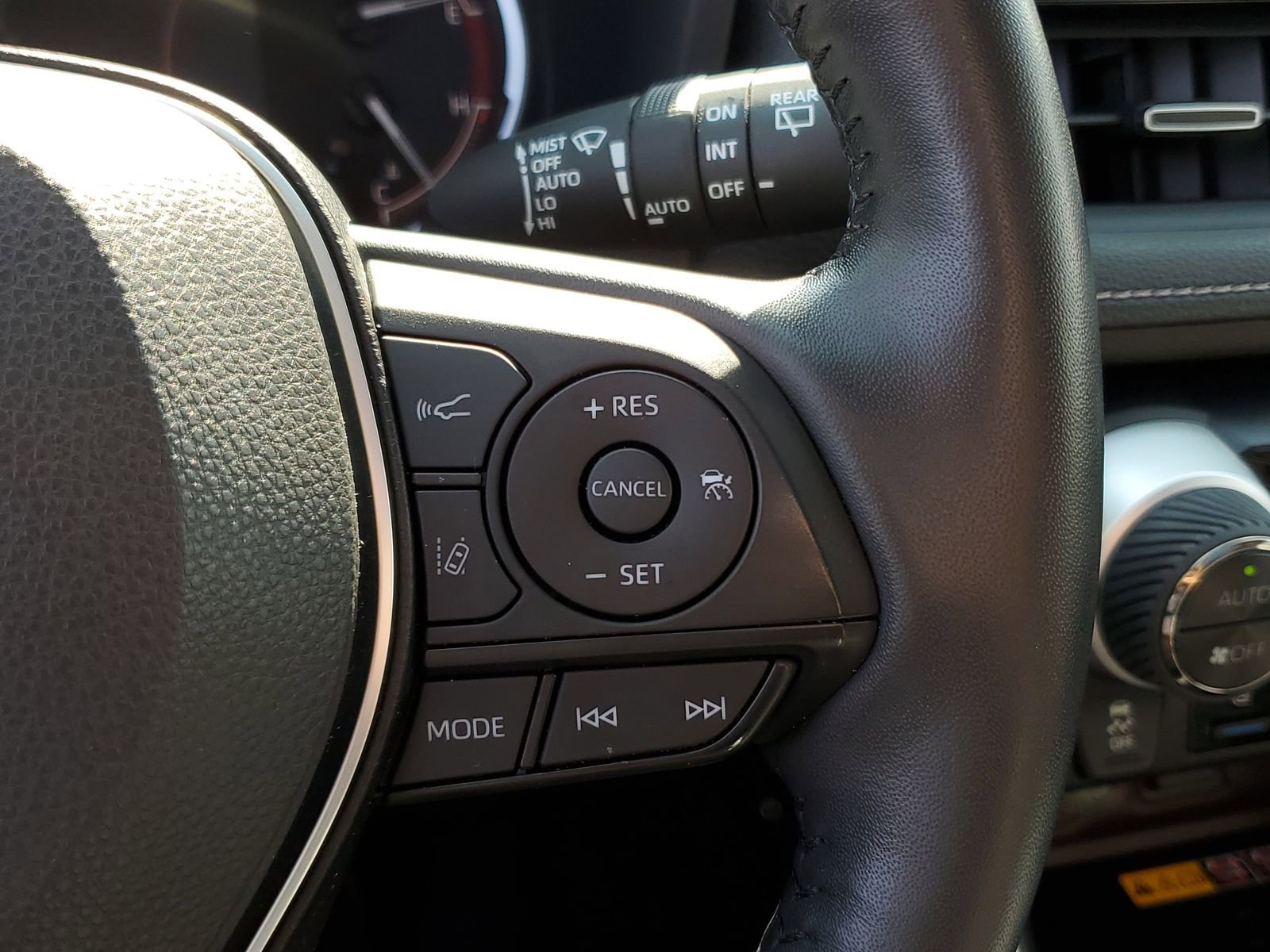 Used 2022 Toyota RAV4 Limited image 23