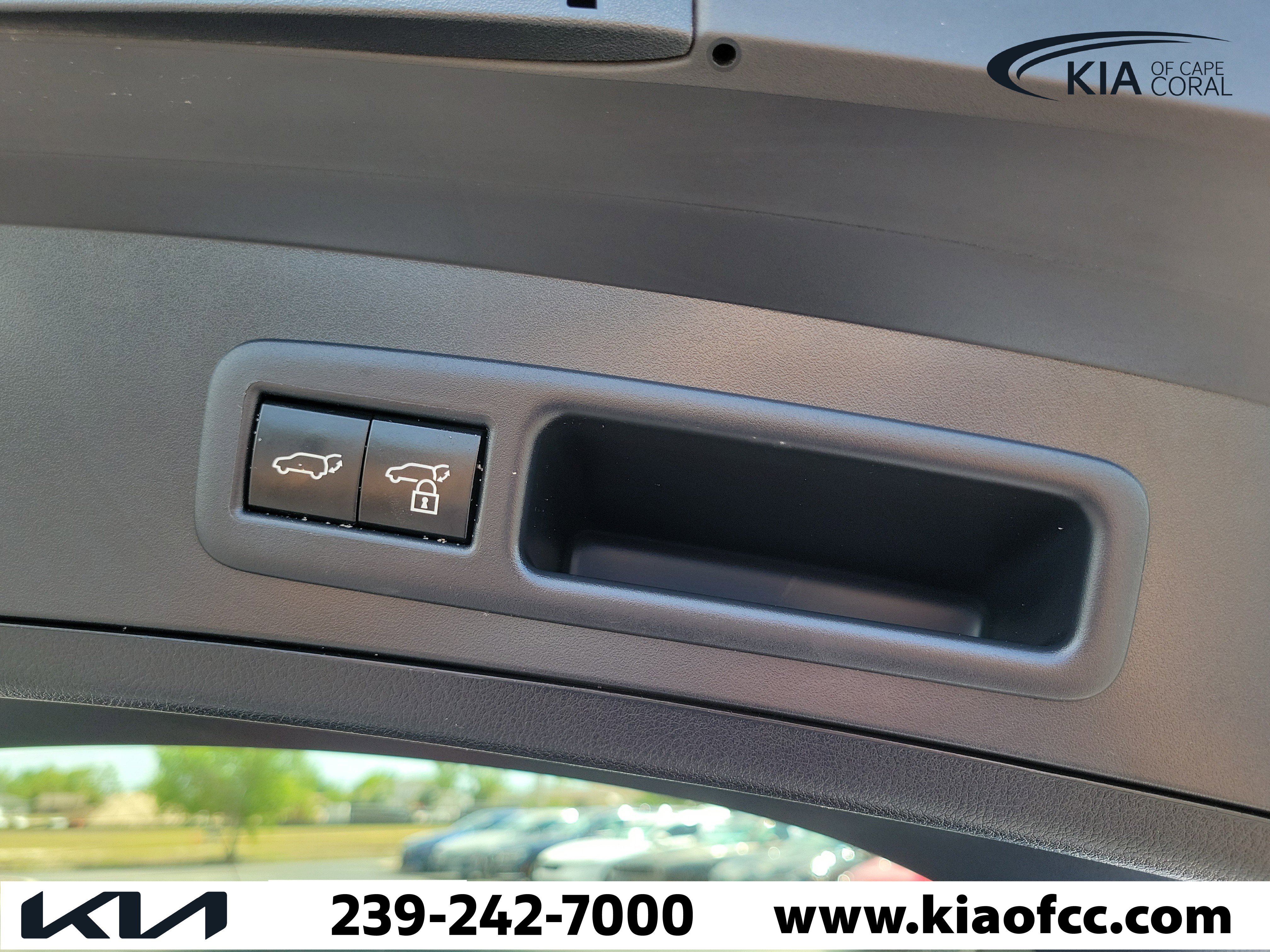 Used 2023 Lexus UX 250h F Sport image 12