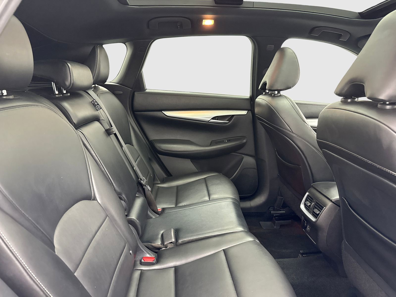 Used 2021 INFINITI QX50 Luxe w/ Appearance Package FWD image 58