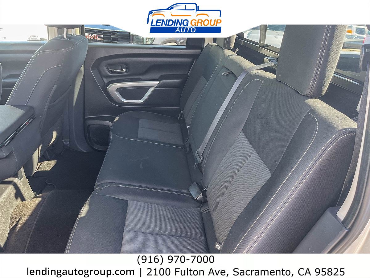 Used 2017 Nissan Titan SV image 17