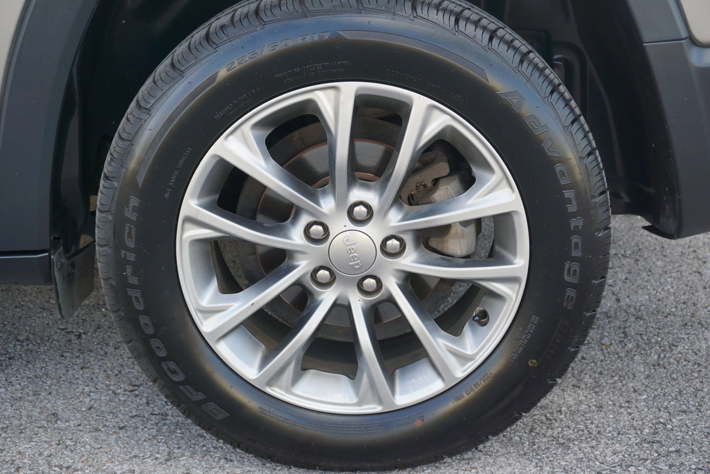 Used 2019 Jeep Cherokee Latitude Plus image 9