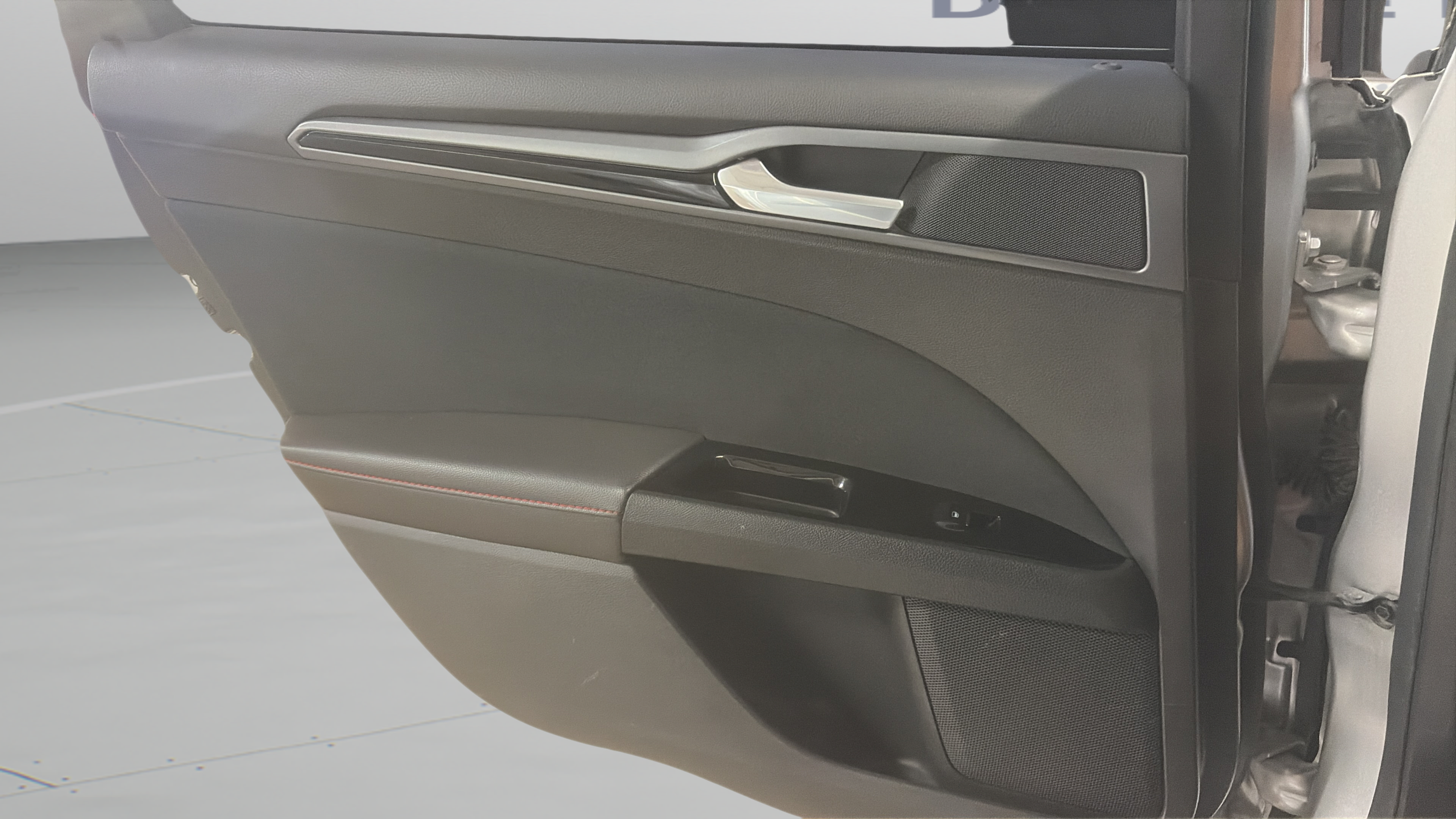 Used 2014 Ford Fusion SE FWD image 25