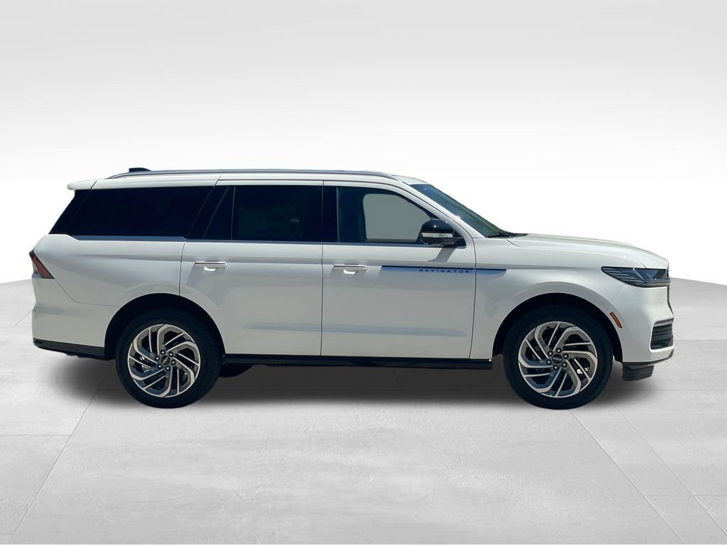 New 2026 Lincoln Navigator Reserve AWD/4WD image 6