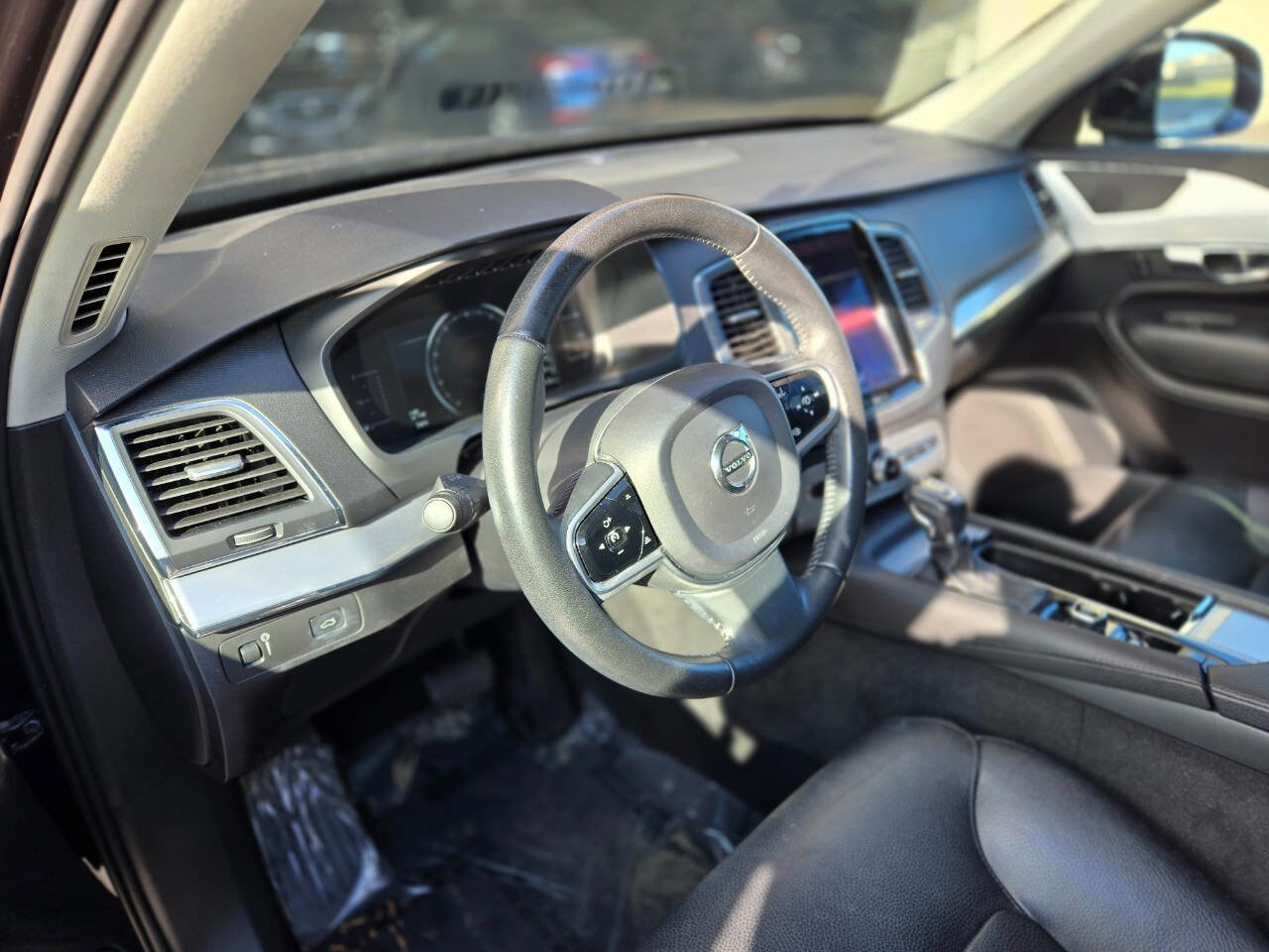 Used 2018 Volvo XC90 T5 Momentum image 10