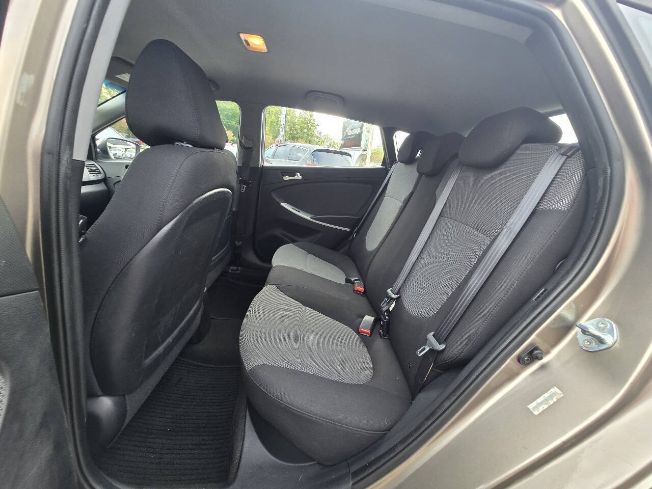 Used 2013 Hyundai Accent GS FWD image 23
