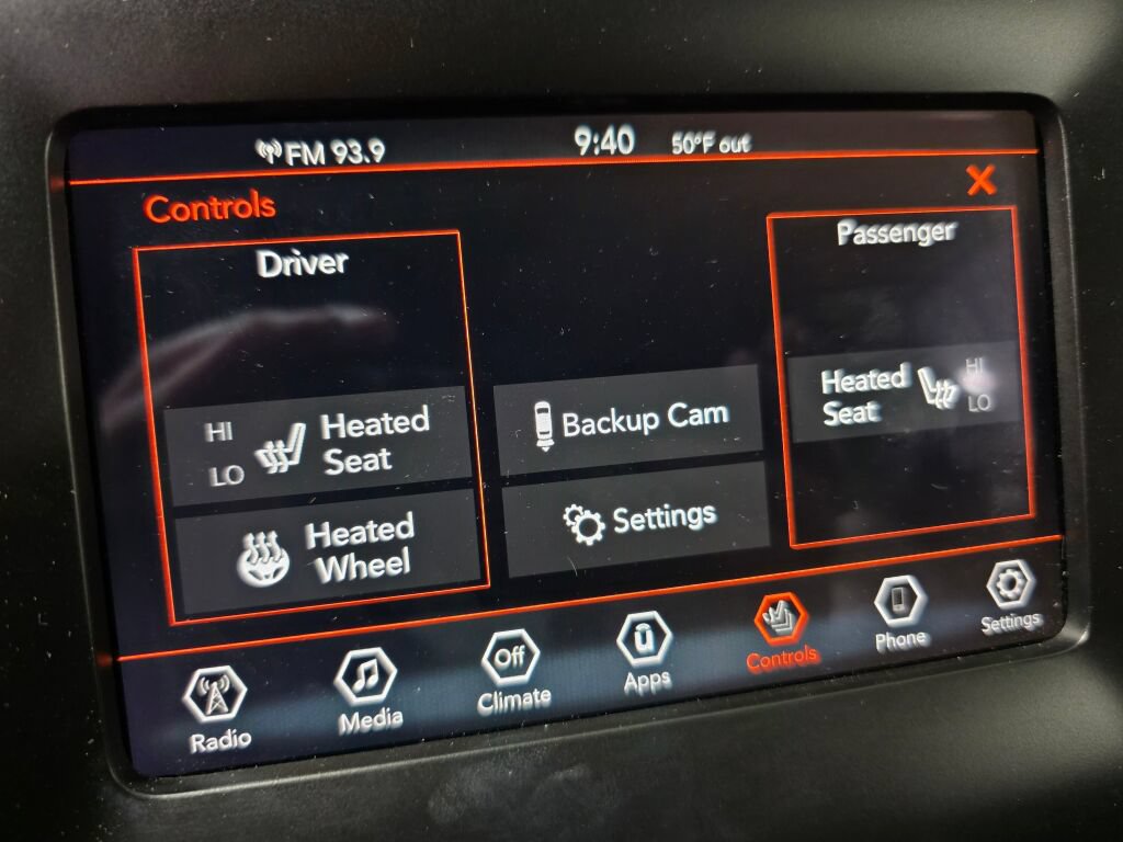 Used 2019 Jeep Cherokee Latitude Plus AWD/4WD image 13